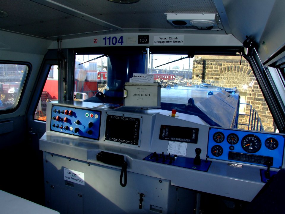 Mak 1000BB CFL Cargo 1104 cabin front