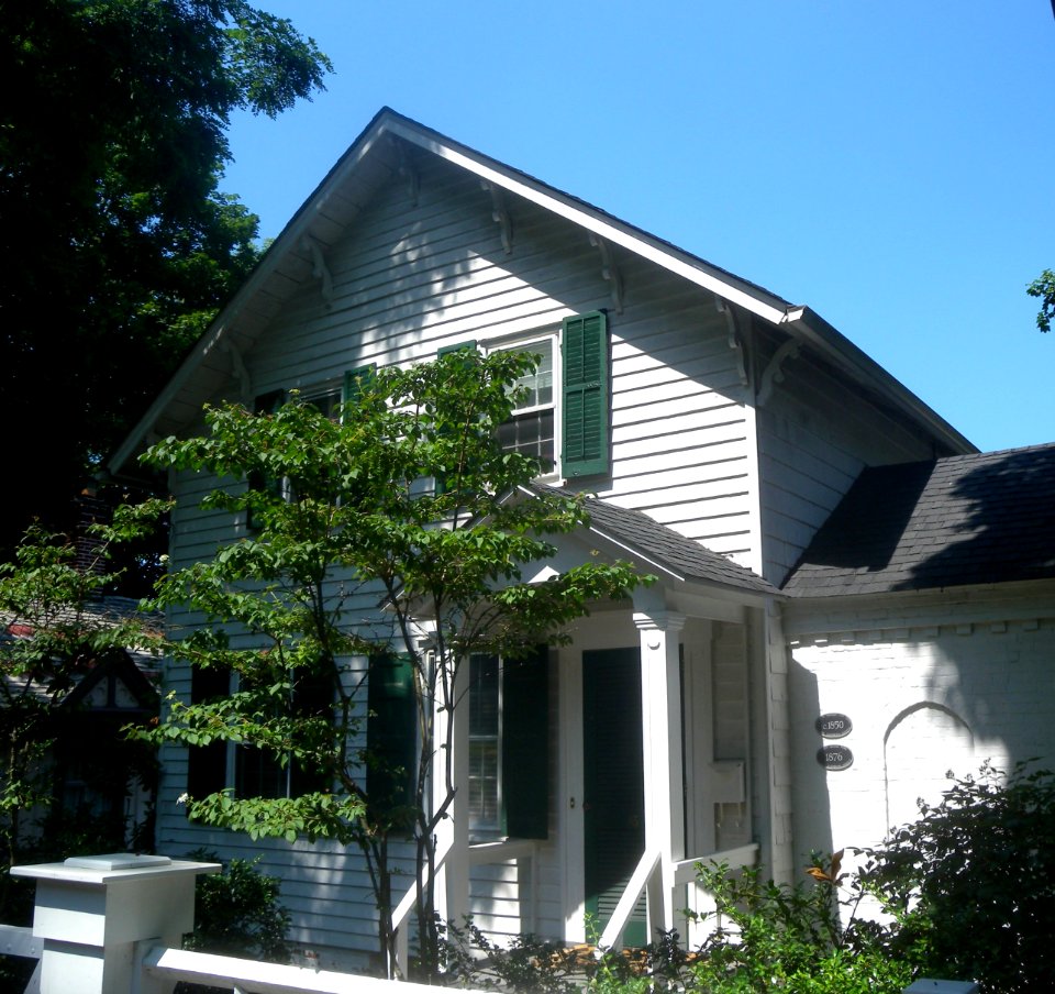 Main St landmark house jeh