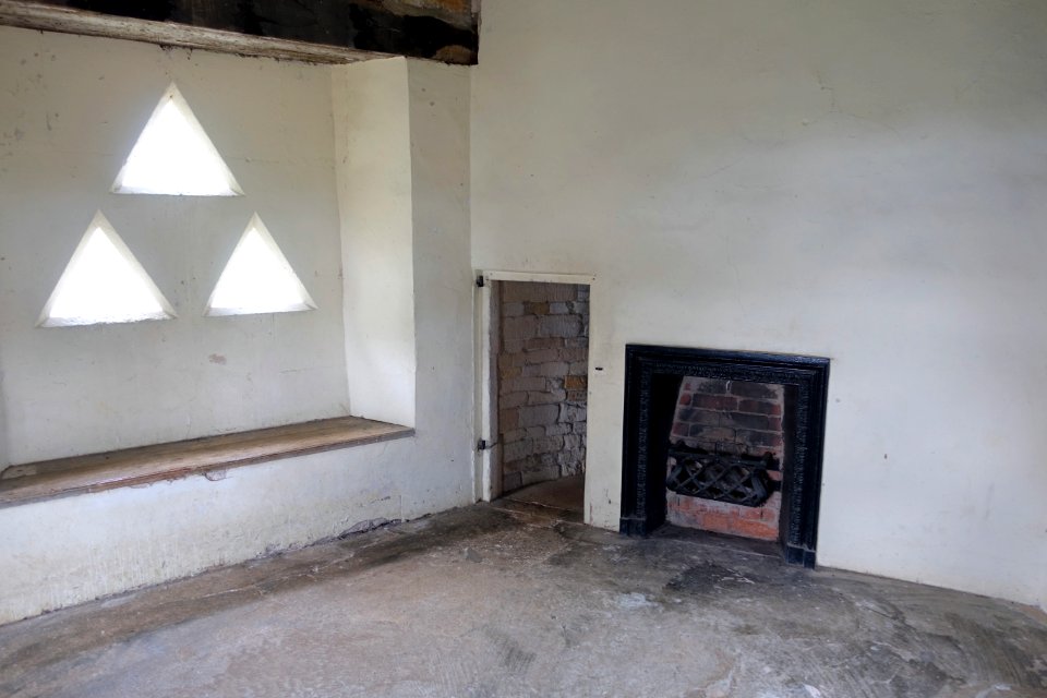Main room - Rushton Triangular Lodge - Northamptonshire, England - DSC09403
