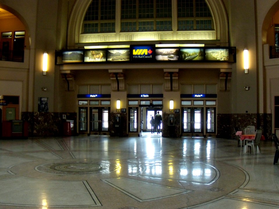 Main St entrance to Union Station, Winnipeg as seen from rotunda