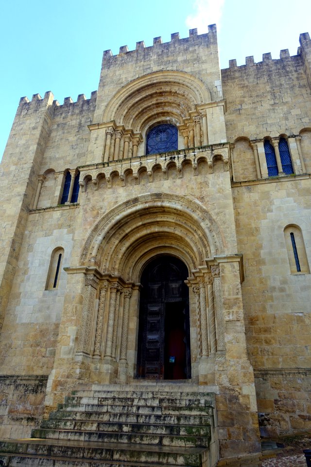 Main facade - Sé Velha - Coimbra, Portugal - DSC09773