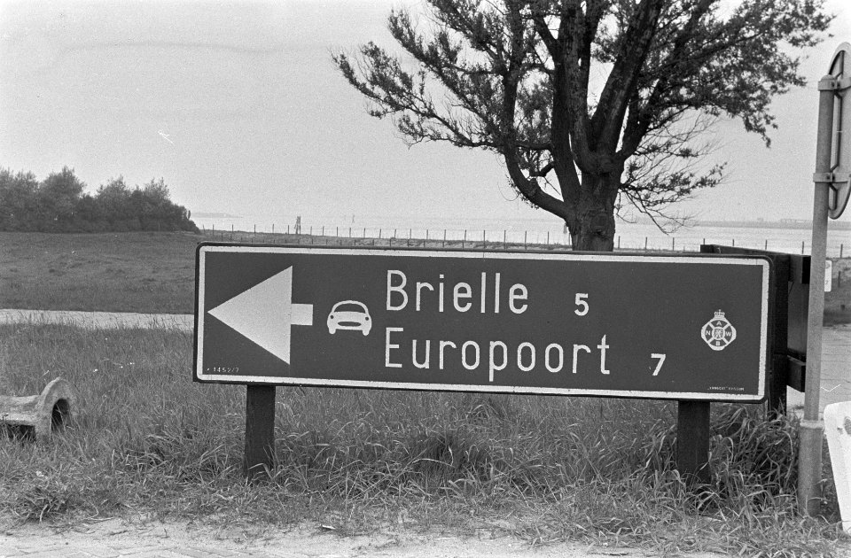 Maken van kaden Europoort voor mammoettankers van Shell, Bestanddeelnr 915-2022