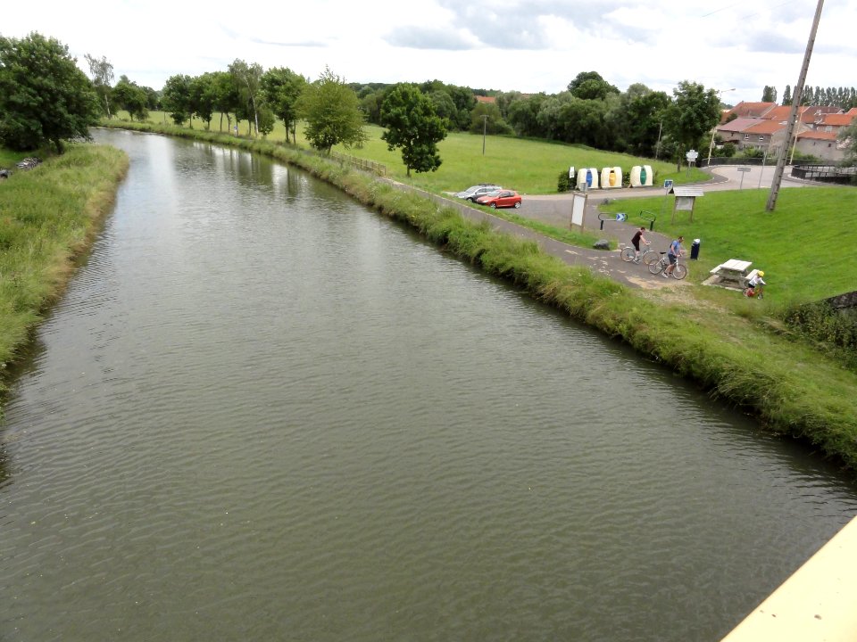 Maixe (M et M) canal de la Marne au Rhin avec voie verte