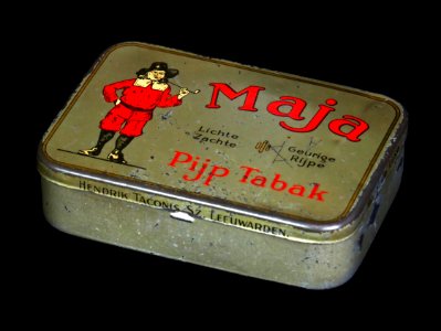 Maja de Luxe pijptabak blikje, Hendrik Taconis Zx Leeuwarden, foto1