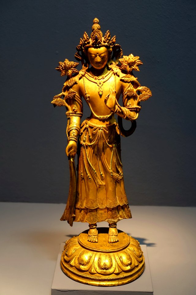 Maitreya Buddha, Mongolia, 16th-17th century AD, gilt bronze, turquoise, coral - Linden-Museum - Stuttgart, Germany - DSC03642
