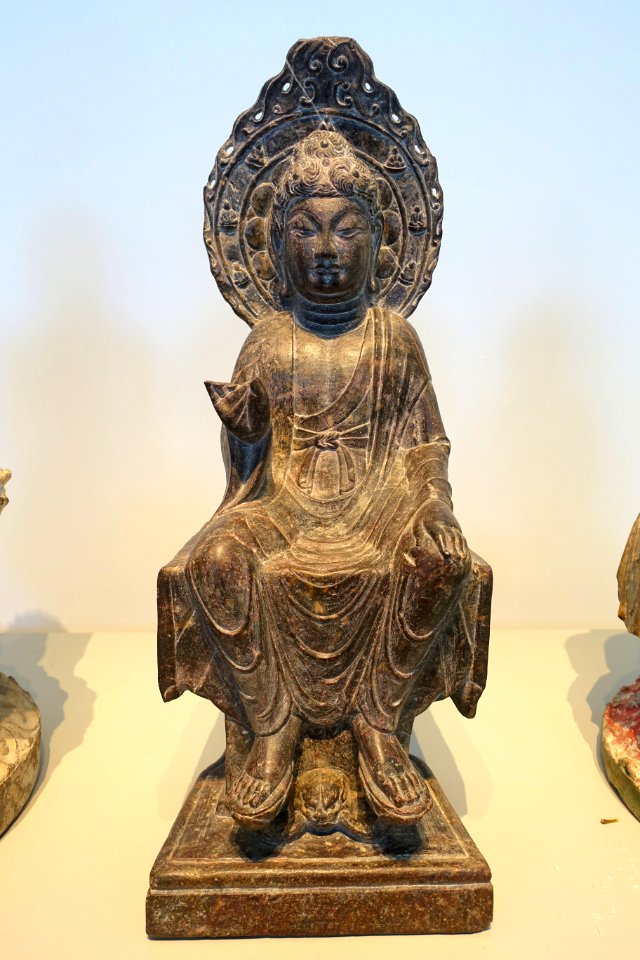 Maitreya Buddha, China, Tang dynasty, 618-907 AD, limestone - Östasiatiska museet, Stockholm - DSC09321