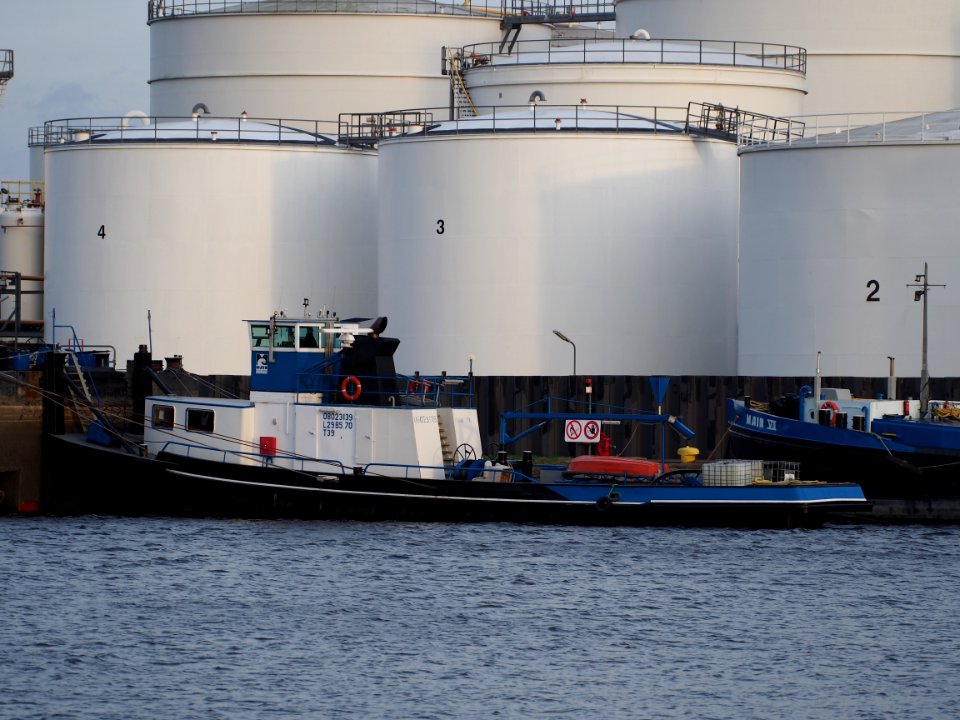 Main XXI ENI 08023139 Port of Amsterdam