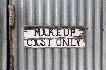Cosmetics theater actor