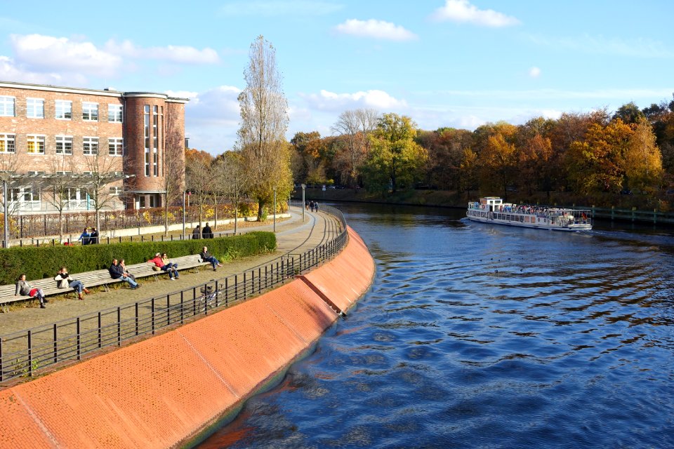 Magnus-Hirschfeld-Ufer - Berlin, Germany - DSC09564