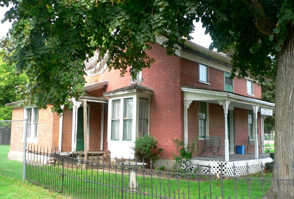 Magnus O. Bergstrom house from SE 1