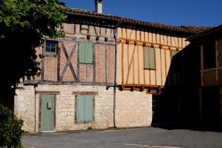 Maison – Place Bari Baillou – Issigeac