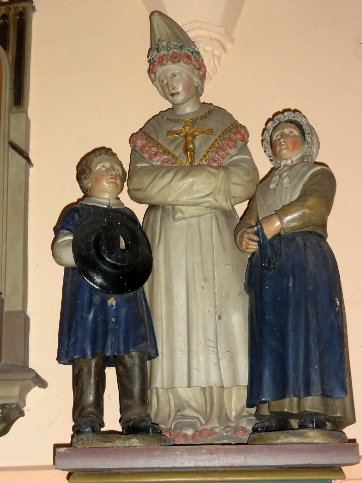 Mairieux (Nord, Fr) église, statue groupe en prière
