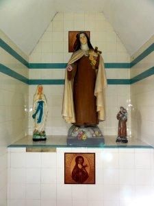 Mairieux (Nord, Fr) chapelle Ste Thérèse de Lisieux, ses statues