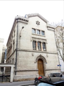 Maison à côté de l'église de l'Immaculée-Conception