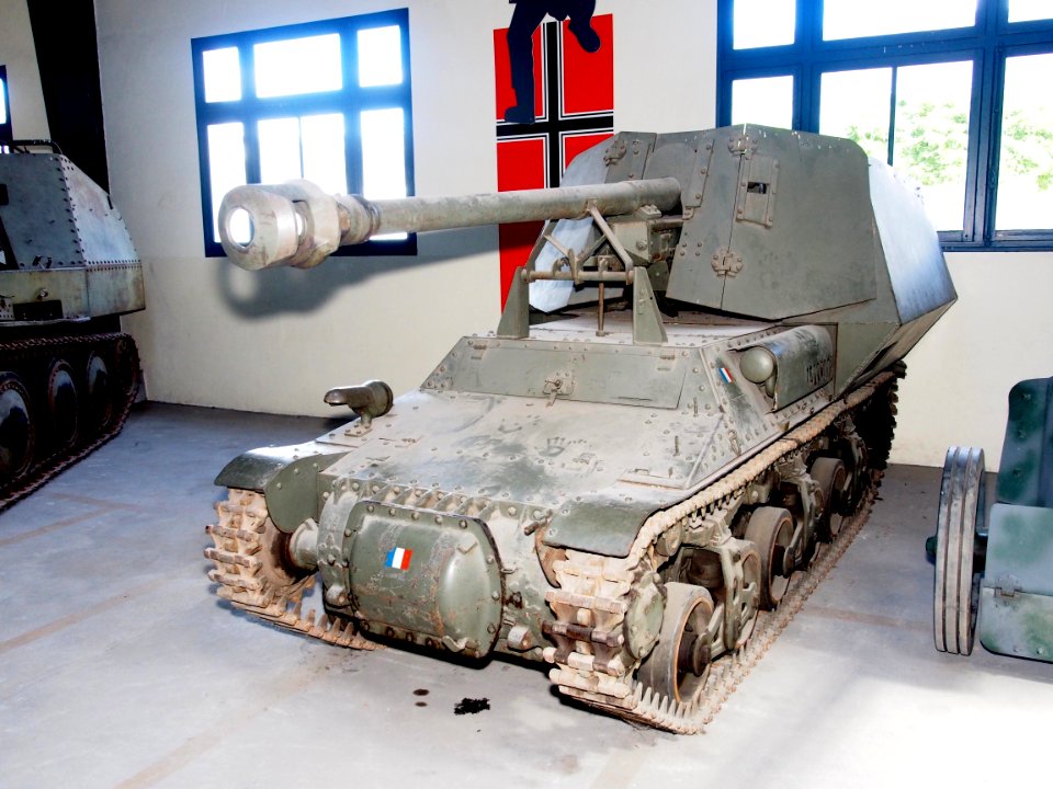 Marder I on Tracteur Blinde 37L chassis in the Musée des Blindés, France, pic-4