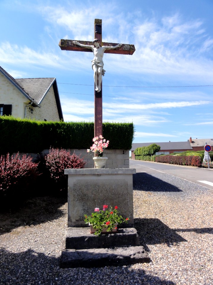 Marcy-sous-Marle (Aisne) croix de chemin