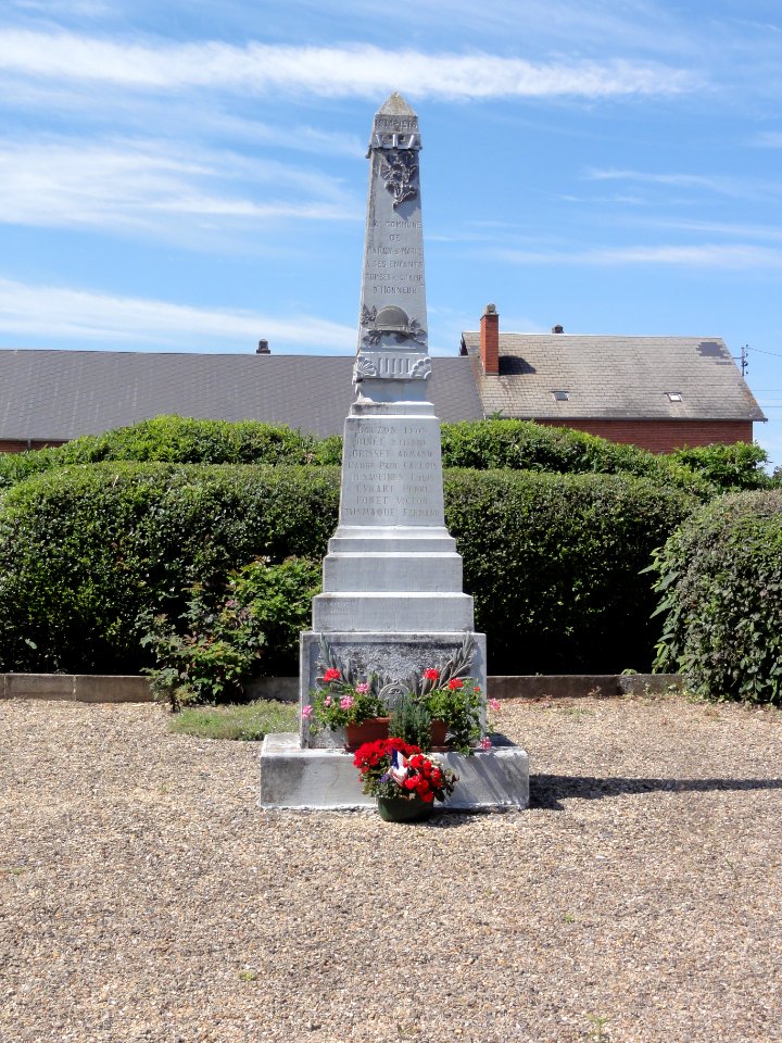 Marcy-sous-Marle (Aisne) monument aux morts