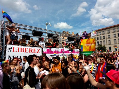 Marche des Fiertés 2018 à Lyon - Pont Bonaparte - Cortège 05