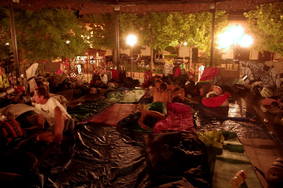 Marcha indignada - Noche en la plaza 003