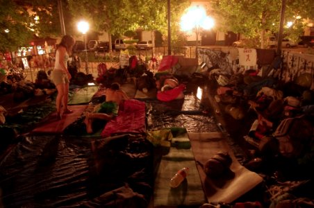 Marcha indignada - Noche en la plaza 006
