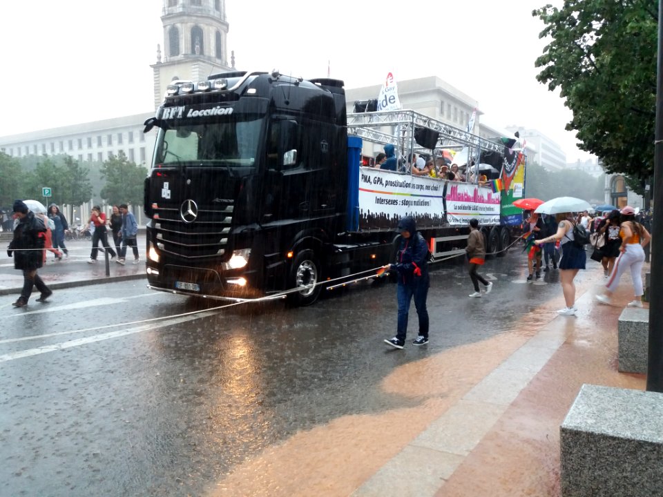 Marche des Fiertés 2019 à Lyon - Départ place Bellecour (08)