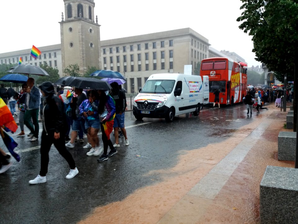 Marche des Fiertés 2019 à Lyon - Départ place Bellecour (09)