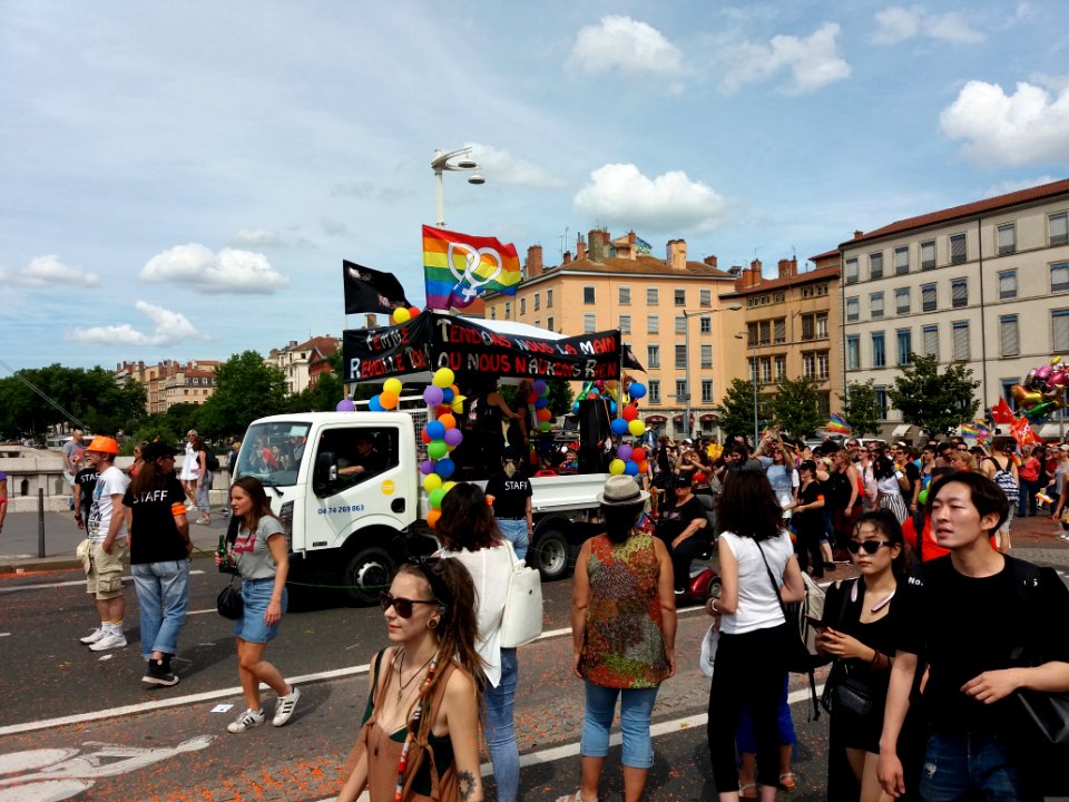 Marche des Fiertés 2018 à Lyon - Pont Bonaparte - Cortège 31