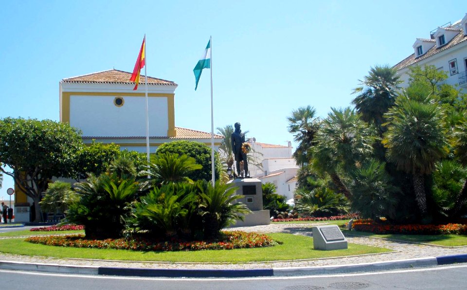 Marbella - San Pedro Alcántara, Monumento a Manuel Gutiérrez de la Concha, I Marqués del Duero 2