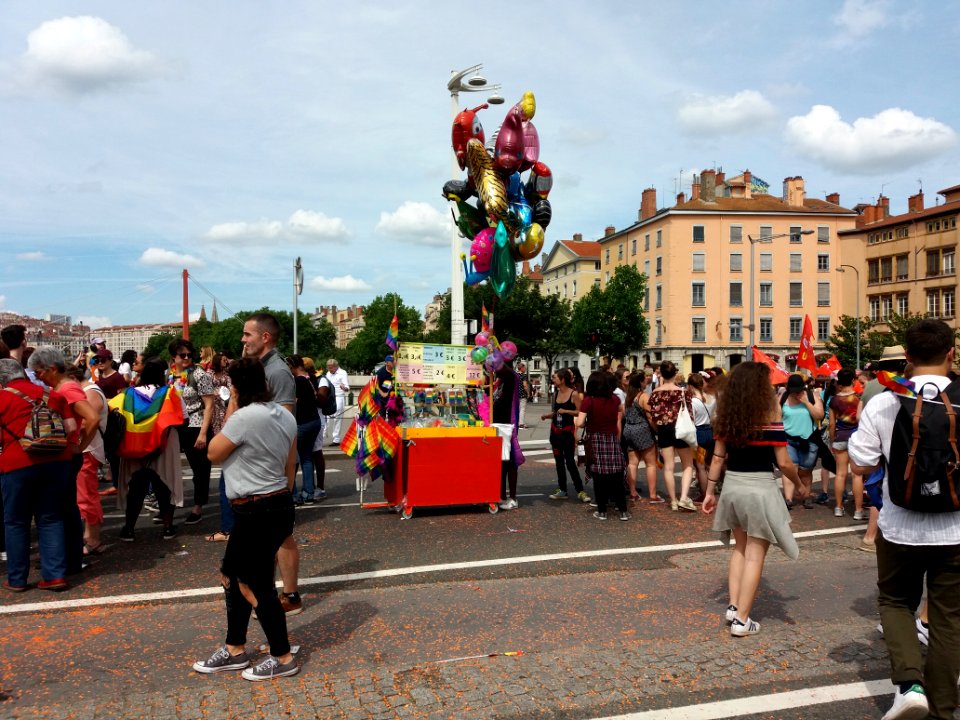 Marche des Fiertés 2018 à Lyon - Pont Bonaparte - Cortège 34