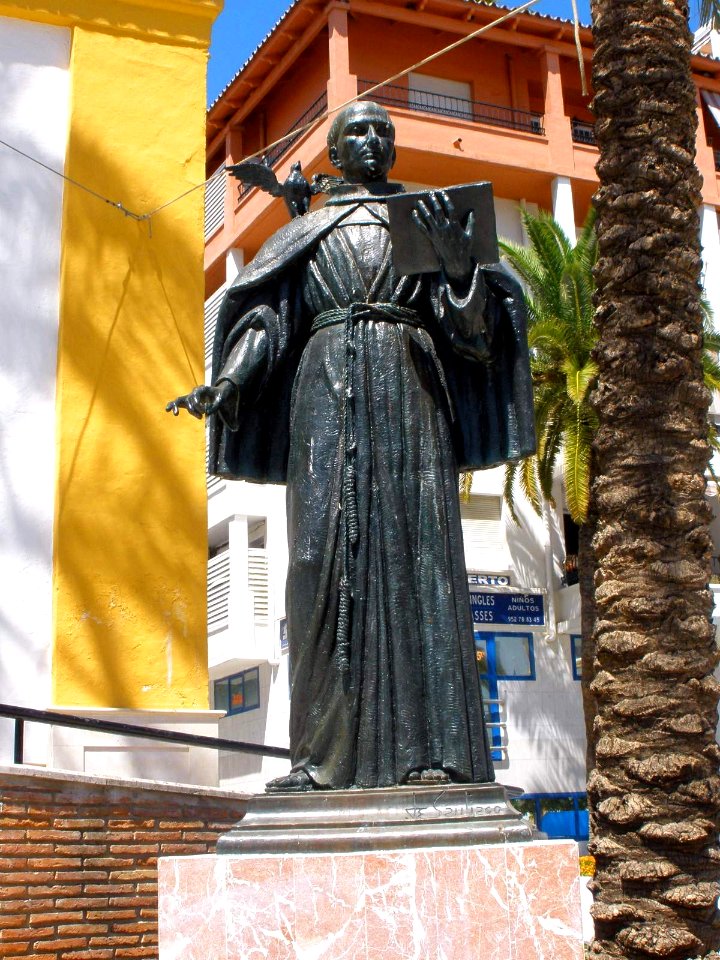 Marbella - San Pedro Alcántara, Plaza de la Iglesia 04