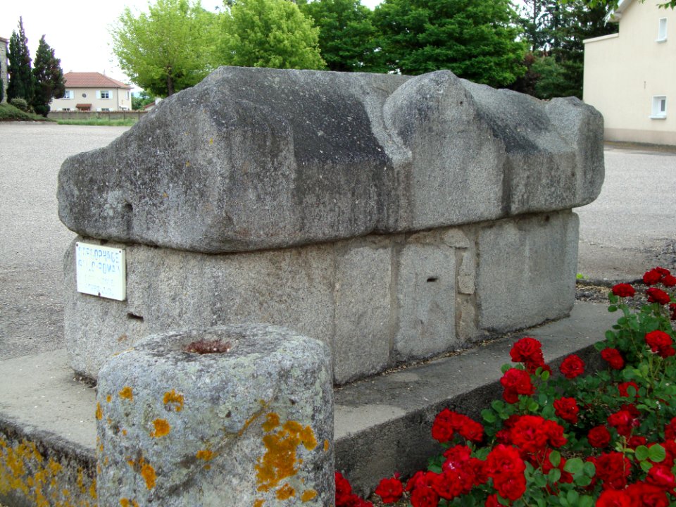 Marclopt (Loire, Fr) sarcophage galloromain