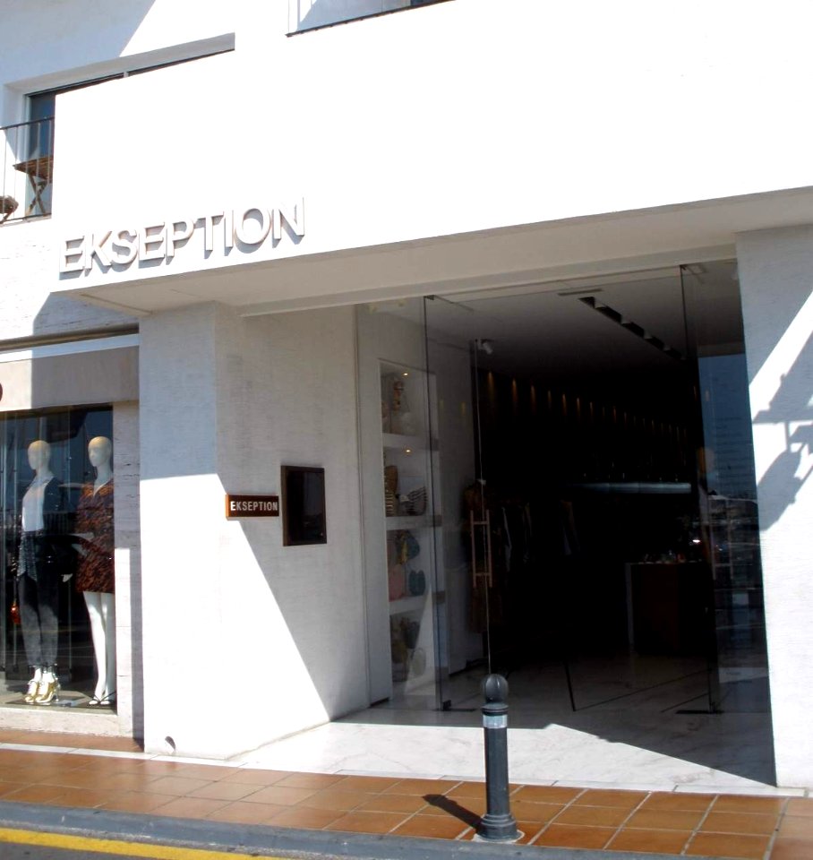Marbella - Puerto Banús, tiendas 11