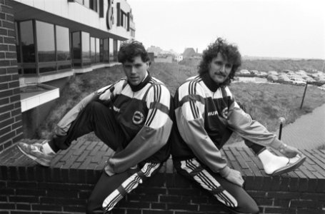 Marco van Basten en René Eijkelkamp, Bestanddeelnr 934-4427
