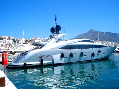 Marbella - Puerto Banús, yate Matsu (Valletta) 1