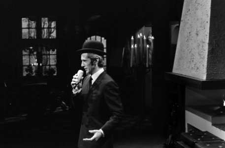 Marcel Amont showopnamen voor TROS-TV. Marcel Amont, Bestanddeelnr 923-1012