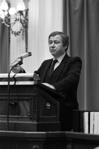 Marcel van Dam aan het woord, Bestanddeelnr 931-0265