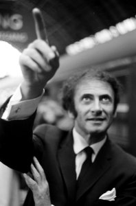 Marcel Marceau op Centraal Station voor optreden in Nederland, Bestanddeelnr 914-0796 photo