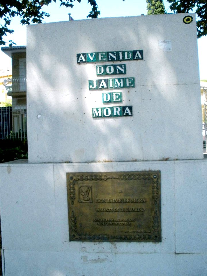 Marbella - Monumento a Don Jaime de Mora y Aragón 2