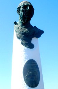 Marbella - Puerto Banús, monumento a Don Juan de Borbón 2