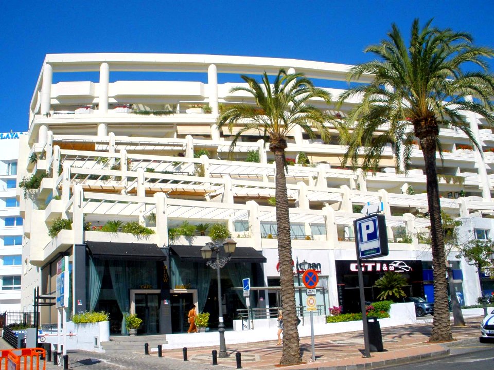 Marbella - Puerto Banús, apartamentos Playas del Duque 2