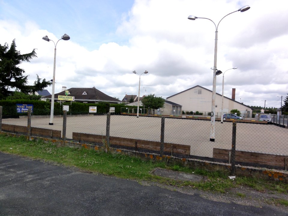 Mareau-aux-Prés (Loiret) boulodrome et salle polyvalente
