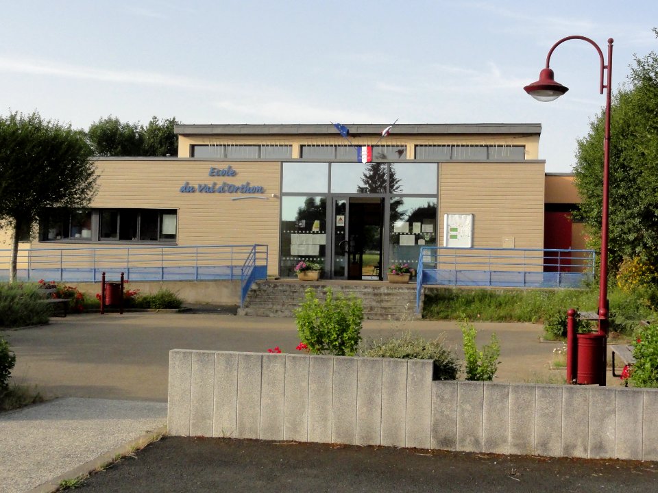 Maresché (Sarthe) école du Val-d'Orthon