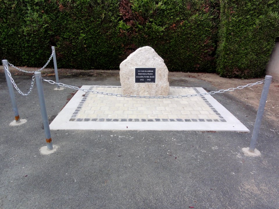 Mareau-aux-Prés (Loiret) Monument Algérie, Tunésie Maroc