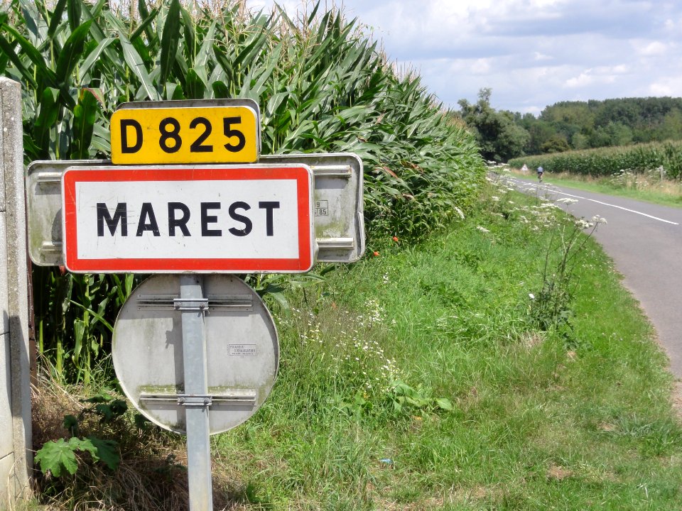Marest-Dampcourt (Aisne) city limit sign Marest