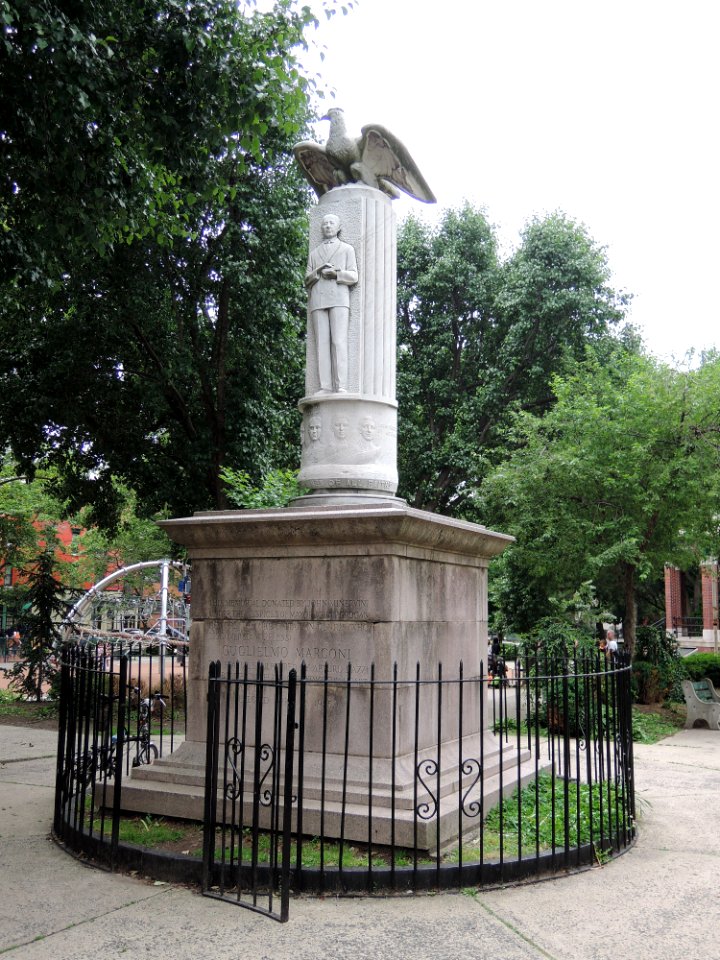 Marconi monument Church Square jeh