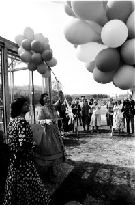 Margriet verr off opening van Mytylschool De Ruimte het Kindertehuis De , Bestanddeelnr 930-8456