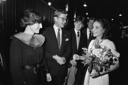 Margriet en Pieter van Vollenhoven bij de première van Het dagboek van Anne Fra, Bestanddeelnr 932-8735