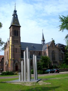 Mariaheide (N-Br, NL) church and sculpture