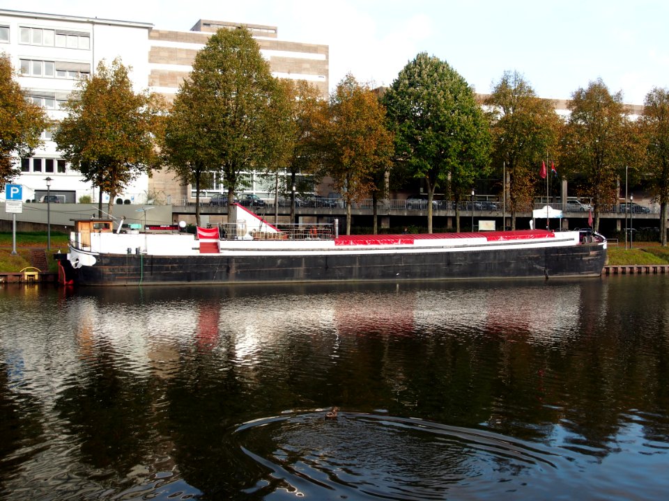 Maria-Helena, ENI 04805390 on the Saar river at Saarbrücken, pic1