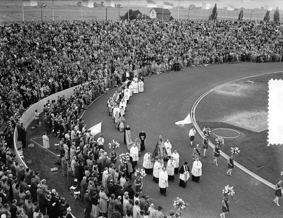 Mariahulde Den Bosch Stadion, intocht, Bestanddeelnr 906-6741